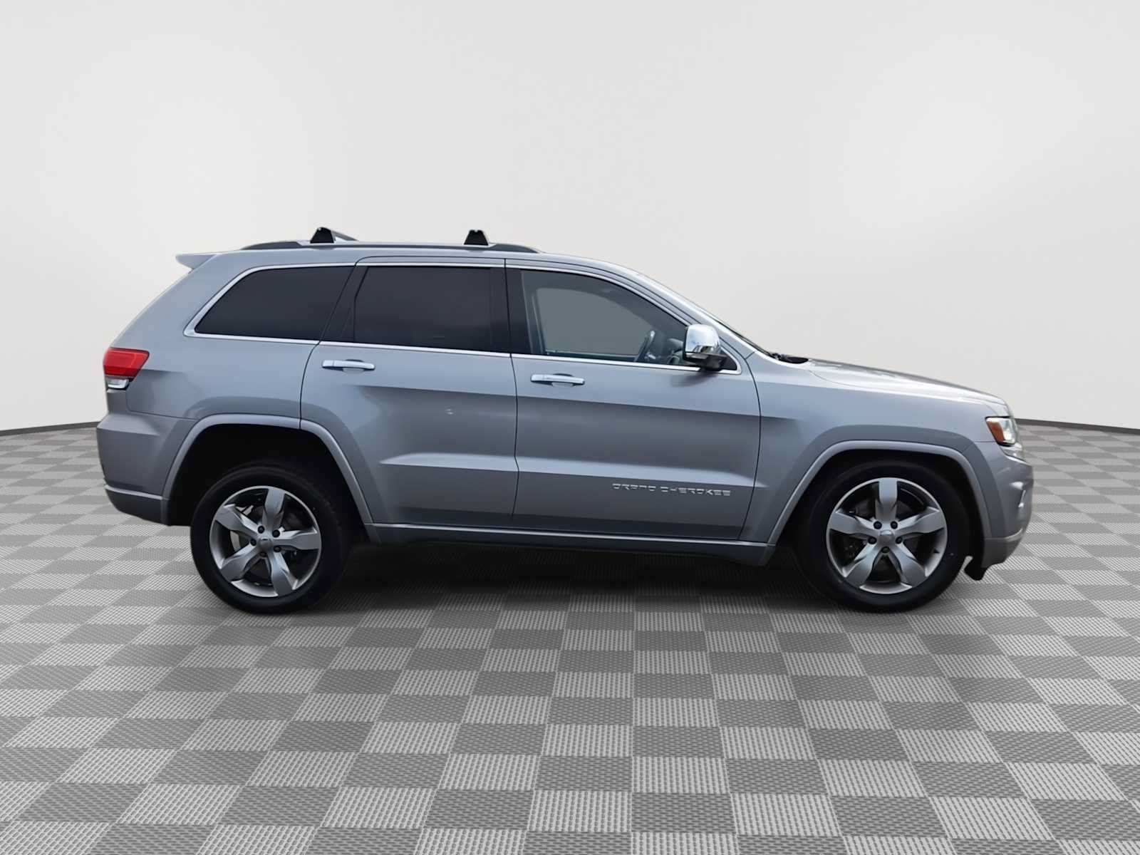 Used 2014 Jeep Grand Cherokee Overland AWD/4WD image 9