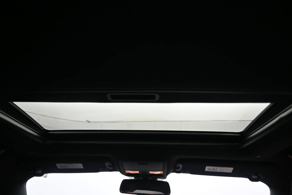Used 2018 Dodge Challenger R/T Scat Pack RWD image 40