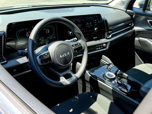 Certified 2025 Kia Sportage LX AWD/4WD image 13