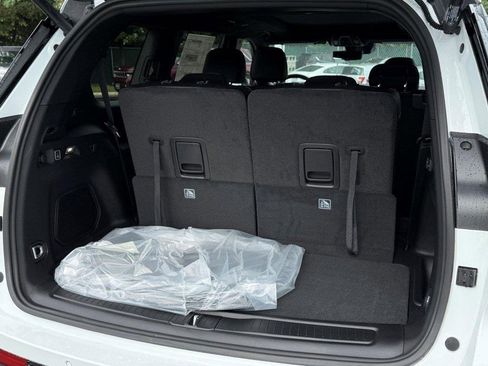 New 2025 Jeep Grand Cherokee L Limited w/ Luxury Tech Group II image 16