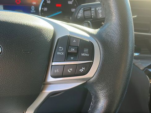 Used 2021 Ford Explorer Limited w/ Equipment Group 301A image 12