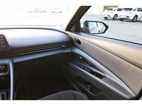 Certified 2025 Hyundai Elantra Sport image 13