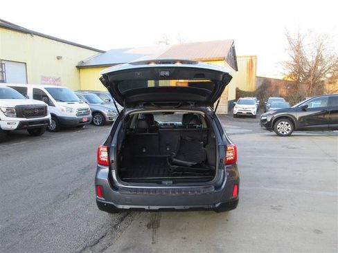 Used 2017 Subaru Outback 2.5i Limited AWD/4WD image 5