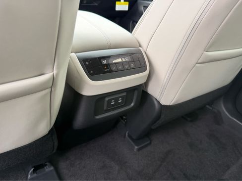 New 2026 Nissan Pathfinder SL AWD/4WD image 16