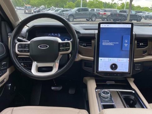 Used 2022 Ford Expedition Limited RWD image 8