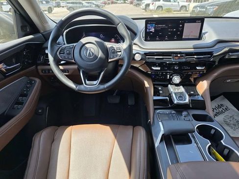 Used 2023 Acura MDX SH-AWD w/ Advance Package image 9