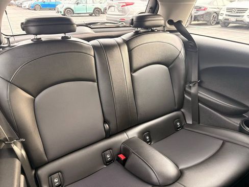 Used 2020 MINI Cooper 2-Door Hardtop image 32