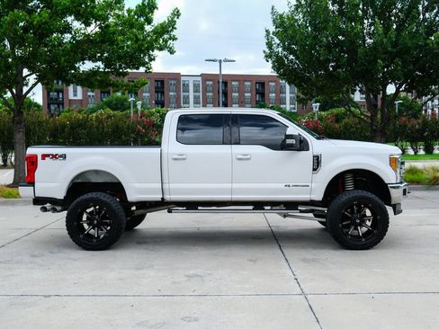 Used 2017 Ford F250 Lariat w/ FX4 Off-Road Package AWD/4WD image 15