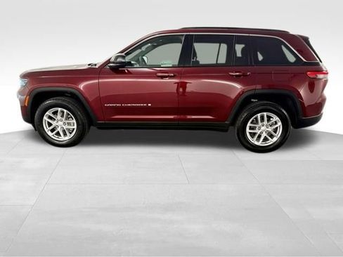 Used 2025 Jeep Grand Cherokee Laredo X w/ Luxury Tech Group I image 5