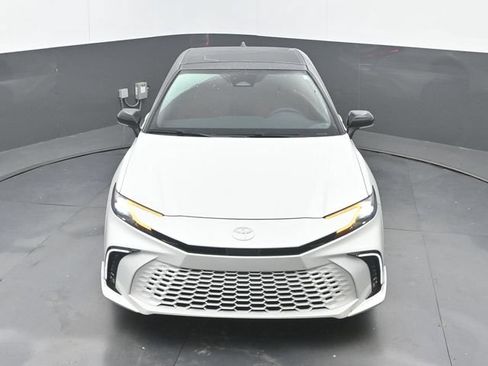 Used 2025 Toyota Camry XSE FWD image 29