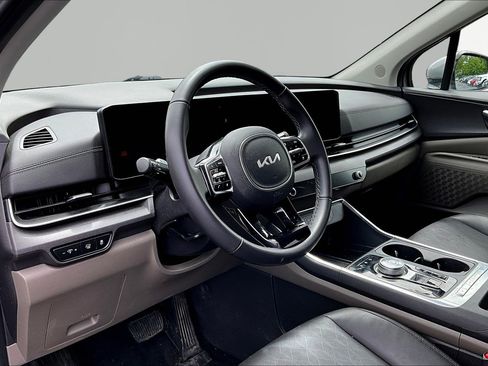 Certified 2025 Kia Carnival EX FWD image 14