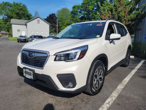 Used 2021 Subaru Forester Premium AWD/4WD image 8