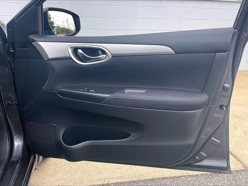 Used 2015 Nissan Sentra SV FWD image 28