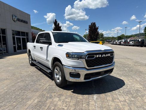 Used 2025 RAM 1500 Big Horn AWD/4WD image 2
