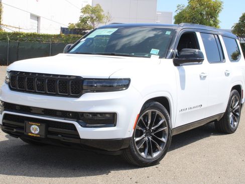 New 2025 Jeep Grand Wagoneer Series III w/ Rear Seat Video Group 1 image 9