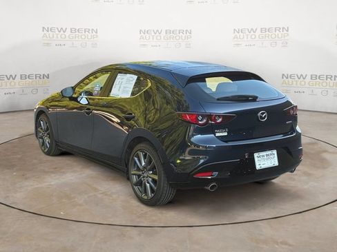 Used 2021 MAZDA MAZDA3 s FWD image 3