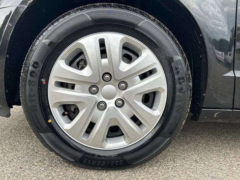 Used 2020 Dodge Grand Caravan SE image 11