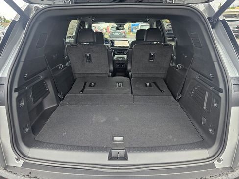 New 2025 Chevrolet Traverse LT image 23