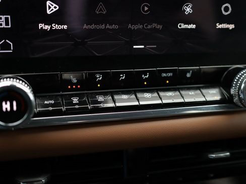 Used 2023 GMC Canyon AT4 image 17