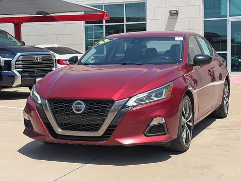 Used 2022 Nissan Altima 2.5 SR FWD image 4