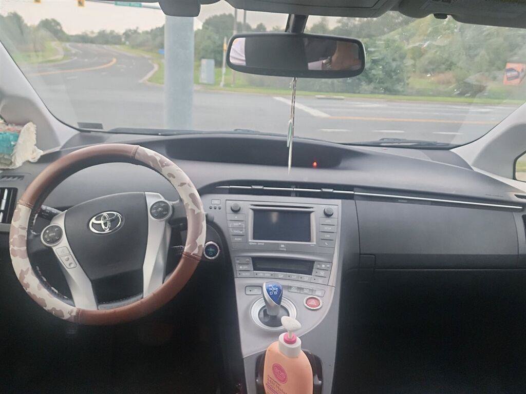 Used 2012 Toyota Prius Four FWD image 9