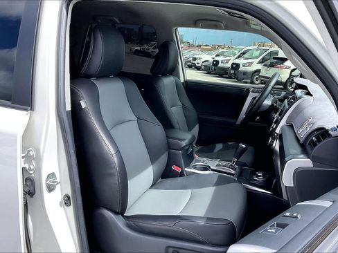 Used 2022 Toyota 4Runner SR5 Premium AWD/4WD image 13
