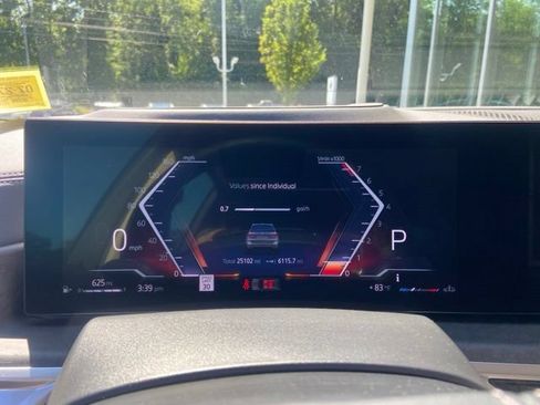 Used 2024 BMW X7 xDrive40i w/ Premium Package AWD/4WD image 14