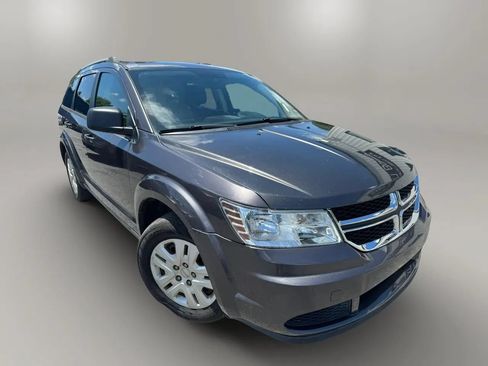 Used 2017 Dodge Journey SE FWD image 2