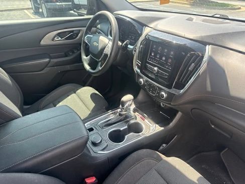 Used 2021 Chevrolet Traverse LS FWD image 26