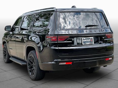 Used 2023 Jeep Wagoneer Series II AWD/4WD image 11