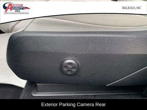 Used 2023 Mercedes-Benz GLC 300 image 13