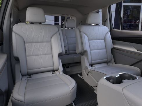 New 2026 Buick Enclave Avenir w/ Super Cruise Package FWD image 17