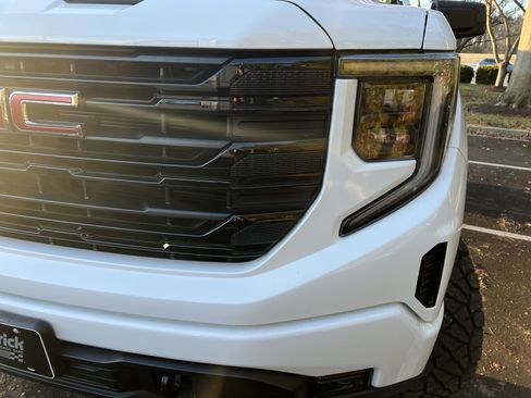 Used 2023 GMC Sierra 1500 Elevation image 5