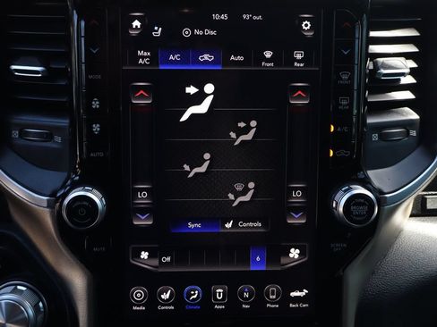 Used 2019 RAM 1500 Laramie AWD/4WD image 38