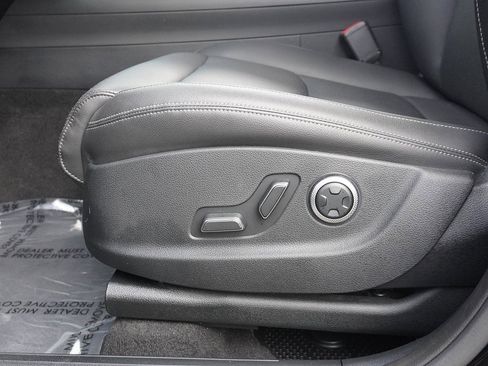 Used 2024 Genesis GV70 2.5T image 32