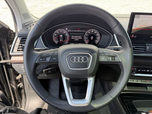 Used 2023 Audi Q5 2.0T Premium Plus w/ Premium Plus Package AWD/4WD image 14