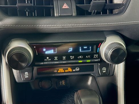 Certified 2023 Toyota RAV4 LE AWD/4WD image 16