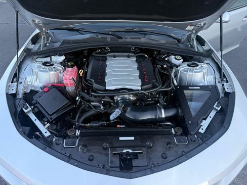 Used 2017 Chevrolet Camaro SS RWD image 21