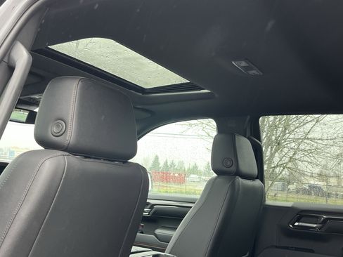 Used 2023 GMC Sierra 1500 AT4 w/ AT4 Preferred Package image 16