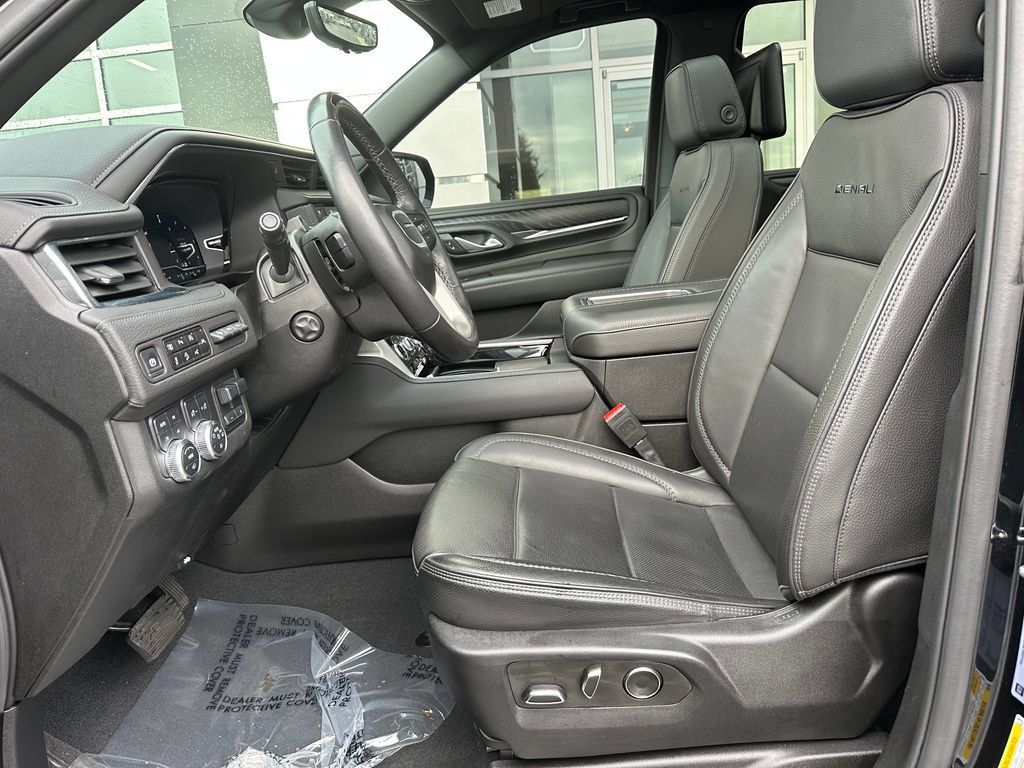 Used 2024 GMC Yukon Denali w/ Denali Reserve Package AWD/4WD image 56