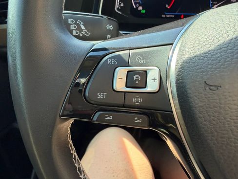 Used 2021 Volkswagen Jetta SEL Premium image 19