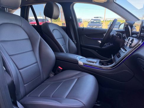 Used 2021 Mercedes-Benz GLC 300 4MATIC image 25