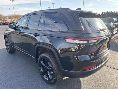 New 2025 Jeep Grand Cherokee Limited image 4