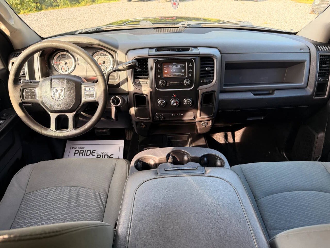 Used 2018 RAM 3500 Tradesman w/ Chrome Appearance Group AWD/4WD image 17
