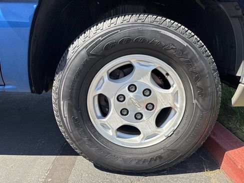 Used 2004 Chevrolet Avalanche 2WD image 15