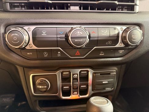 New 2026 Jeep Gladiator Sport image 13