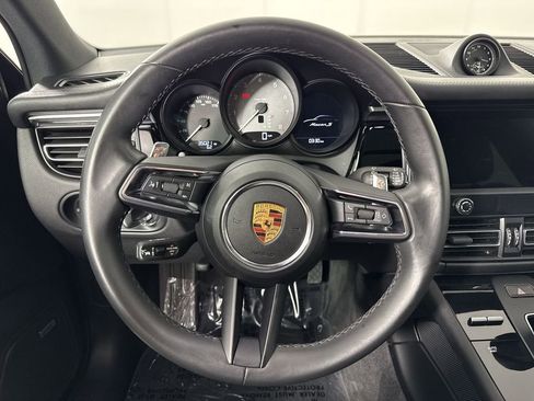 Certified 2022 Porsche Macan S w/ Premium Package Plus AWD/4WD image 36