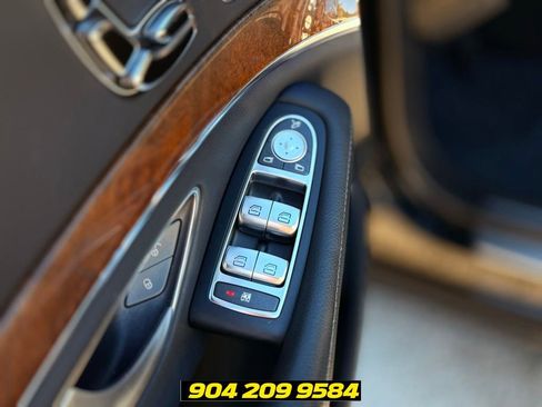 Used 2017 Mercedes-Benz S 550 Sedan image 21