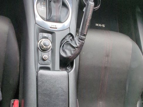 Used 2016 MAZDA MX-5 Miata Club image 19