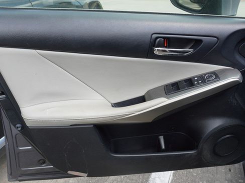 Used 2014 Lexus IS 250 w/ F-Sport Package RWD image 13